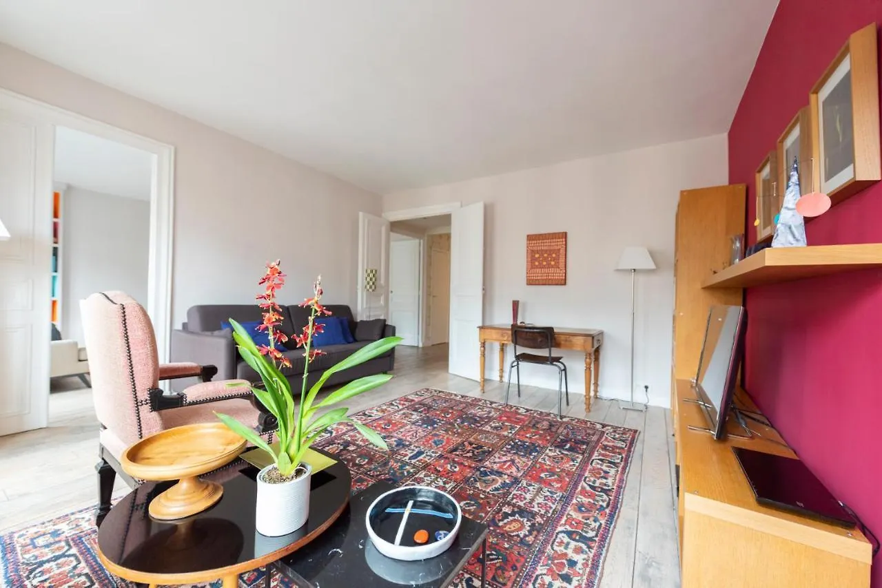 Parador Apartment *