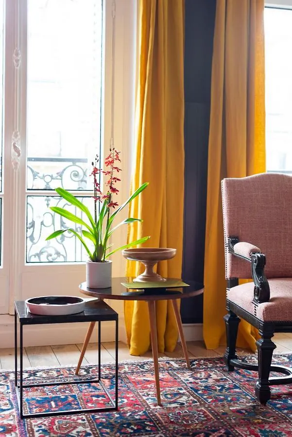Parador * Paris